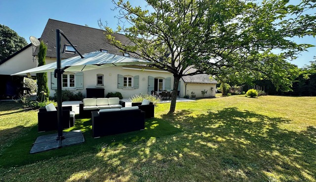Spacious, well-equipped family villa between vineyards and the châteaux of the Loire Valley