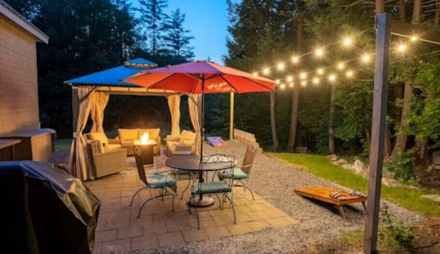Spacious White Mt. Cabin - Outdoor Fireplace, Grill & Games