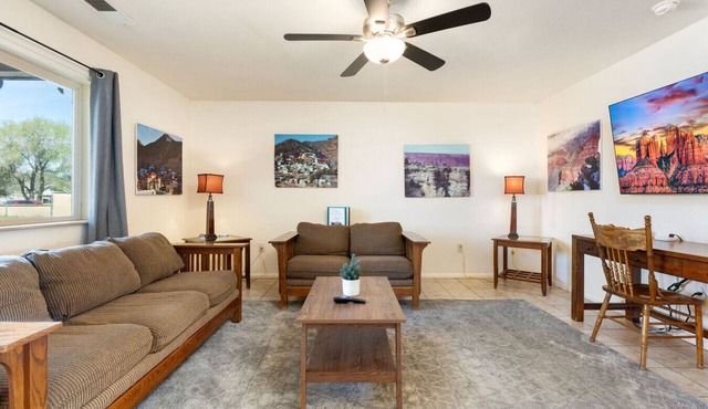 Spacious Williams Retreat near Grand Canyon