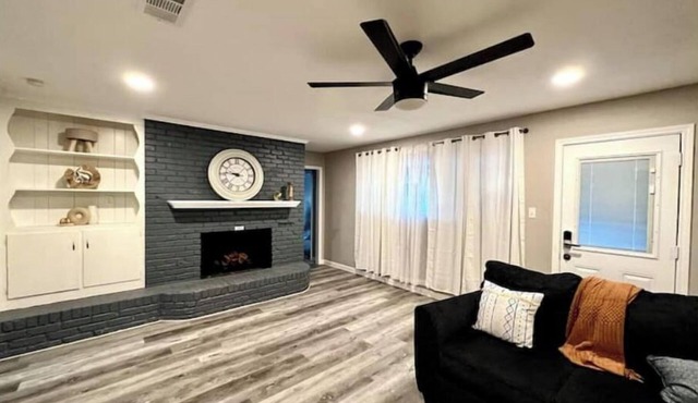 Spacious World Cup home! Minutes from AT&T Stadium. Groups welcome
