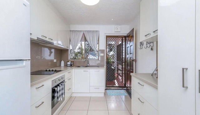 Spanish Villas Unit 6, 3 Skyes Ave, Kings Beach
