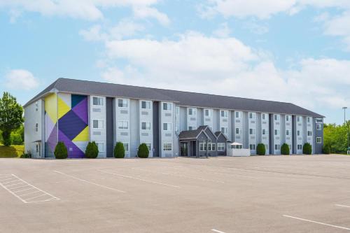 Spark by Hilton Clarion