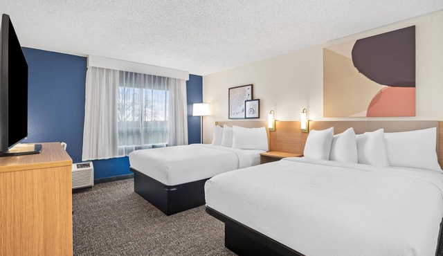 Spark by Hiton Bettendorf Quad Cities