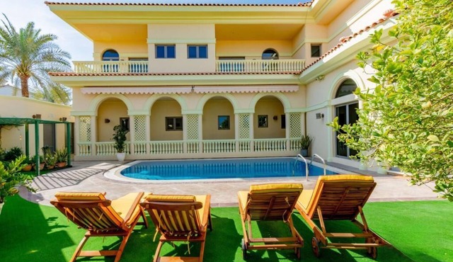 Sparking signature Beach front villa reverera mediterian style in Palm Jumeirah