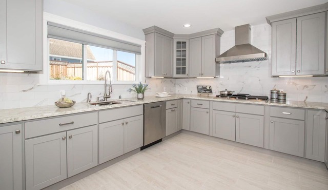 Sparkling Clean Newly Built Luxury Ocean View 5 BR/3 BA Near SF/SFO+Free Parking