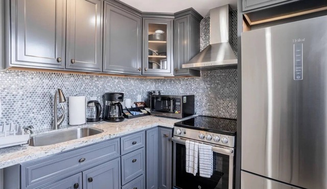 ★ Sparkling Clean Newly Built Luxury Guest Suite Near SF, SFO, BART & Beach