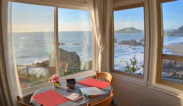 Sparkling Clean, Private & Quiet! Amazing Ocean Views [4]