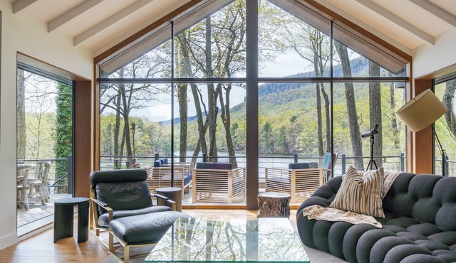 Sparkling Ridge: Private Lake + Stunning Views