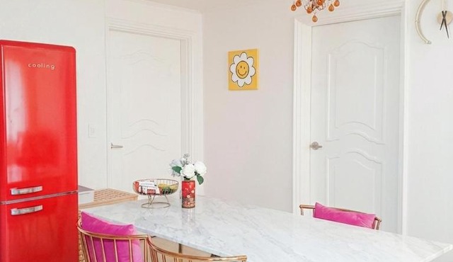 Special Deal, Spacious Gangnam Stay for 8 - Near COEX, Lotte World, SMC - Free Parking, Luggage Storage