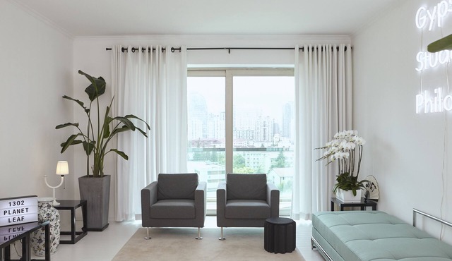 Special! Duplex Luxury Spacious Sunny APT. 1Bed,1 Study,2 Bath Private Terrace