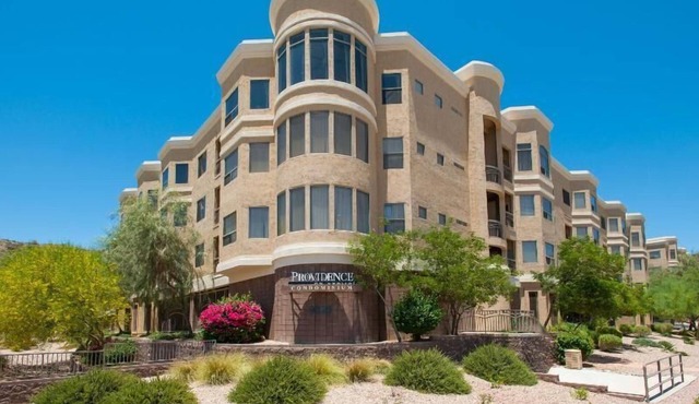 Special Monthly Pricing, Pool, Jacuzzi, Wi-Fi, Elevator, Free Parking, Gym!
