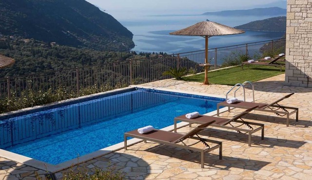 Special Offer! Villa Rodi with Private Pool & Amazing Views Ideal for Families!