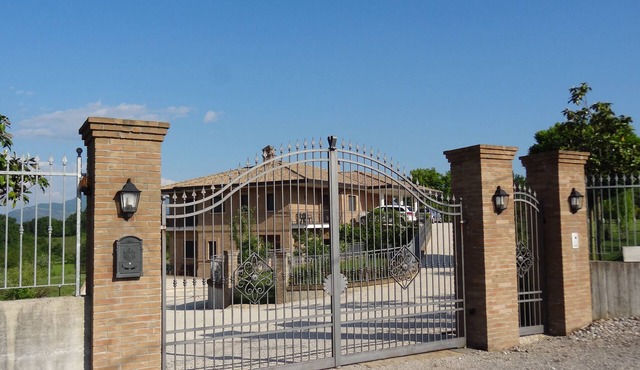 Specious apartment/villa, quiet location with stunning views of Montecassino