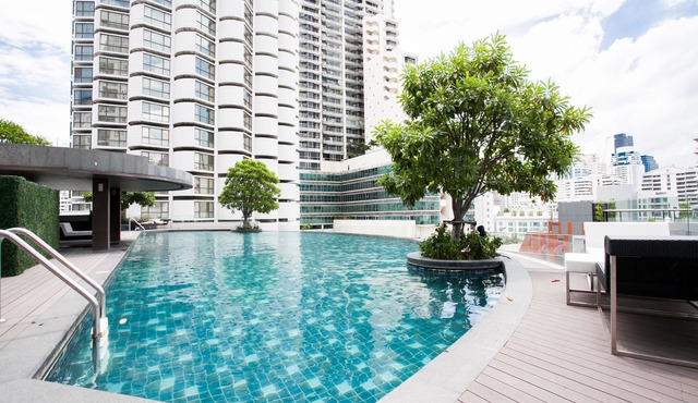 Specious new Studio, 5 min. walk to BTS skytrain Free FAST WiFi, Cntr of BKK