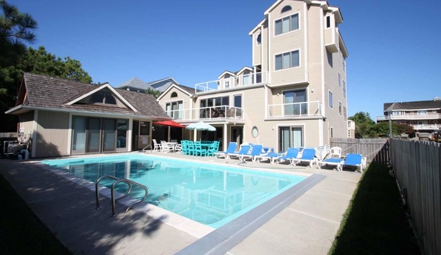 Spectacular 8BR w/Elevator! Sleeps 16 w/Heated Pool, One House to Ocean w/Free Activities