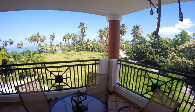 Spectacular Beachfront Apartment - Welcome To Paradise!