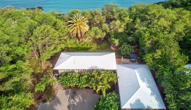 Spectacular Beachfront Home! Waialea Bay Beach House on White Sand Beach
