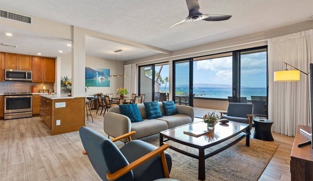 Spectacular beachfront Platinum Condo; Stunning Views; Steps to fab snorkeling