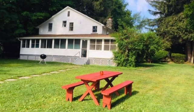 Spectacular Cottage at Bantam Lake, Sleeps 12