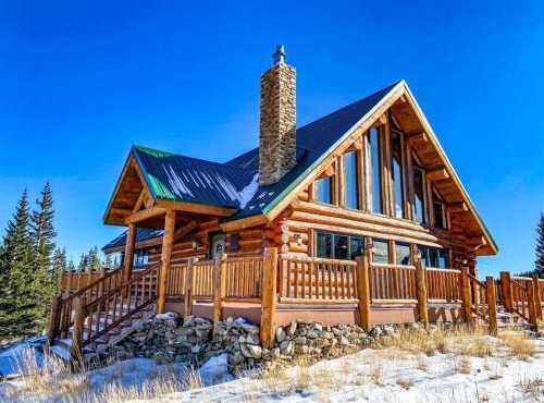 Spectacular Custom Log Cabin with Hot Tub, Epic Views, Fireplace - Moose Tracks Cabin