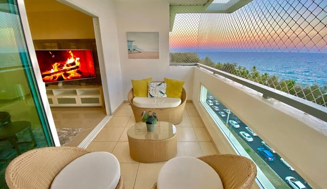 Spectacular Sea View Condo with Amazing Pool, 10 minutes to the Colonial Zone