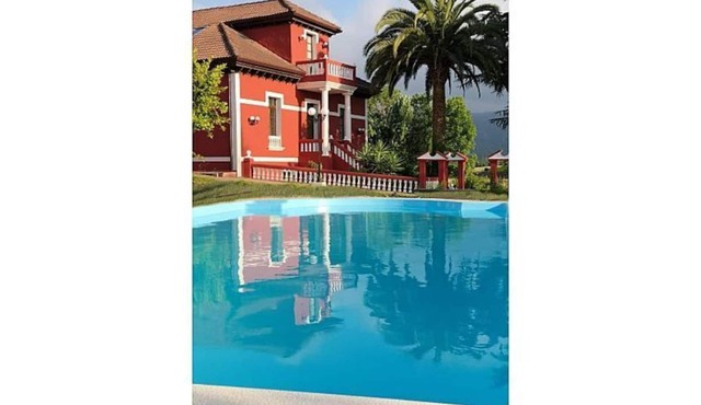 Spectacular Villa with pool