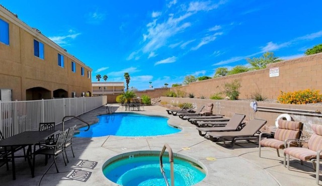 Spectacular Kearsage Townhome