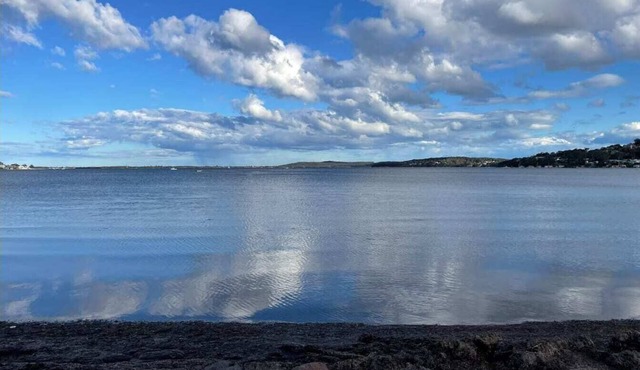 Spectacular Lake View at Fishing Point