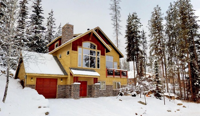 Spectacular Mountain Views | Private Hot Tub | Fire Pit | Central A/C
