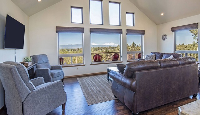 Spectacular Mountain Views Just Outside of Bend