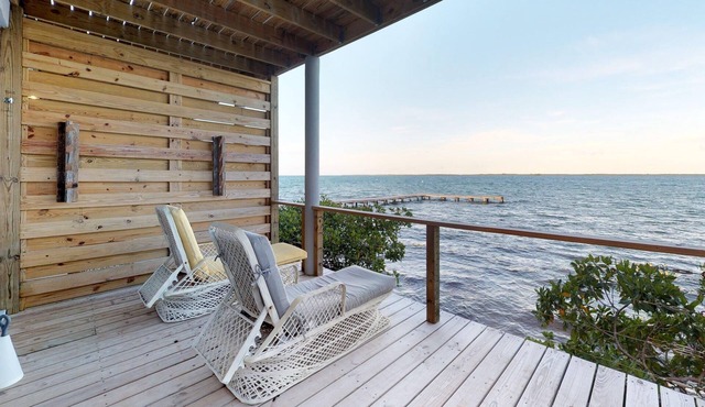 Spectacular Ocean Views Cabana w/Private Oceanfront Balcony & Walk-In Shower