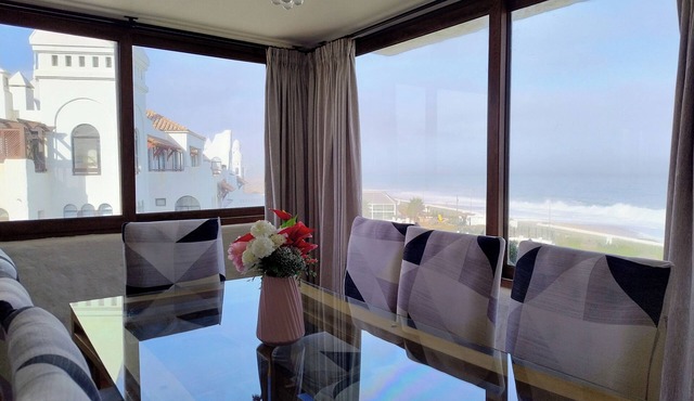 Spectacular ocean view, tranquility in a beautifully decorated apartment