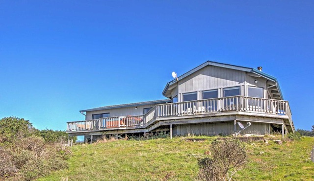 Spectacular Ocean View Retreat w/Hot Tub