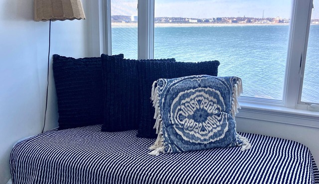 Spectacular OCEANFRONT apt near BOSTON, SALEM + Logan Airport