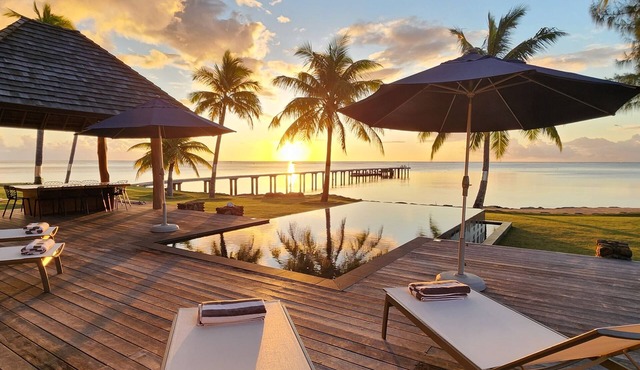 Spectacular seafront property with swimming pool and private pontoon.