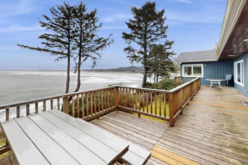 Spectacular Seaside Surf-View Home