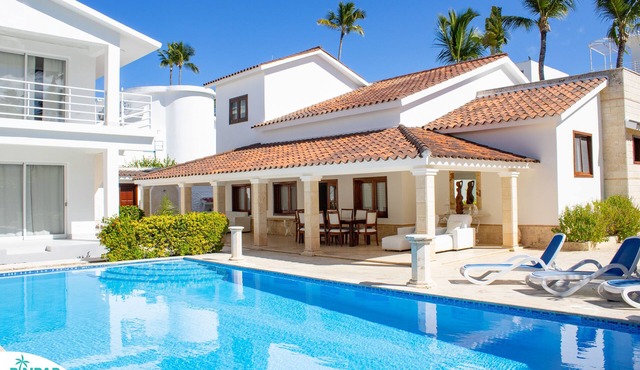 Spectacular,Spacious,Central Villa May on the Beach