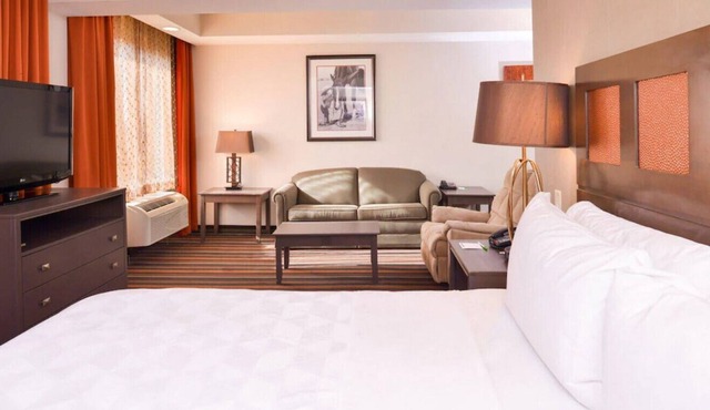 Spectacular Suite for a Refreshing Stay! Pool, Gym