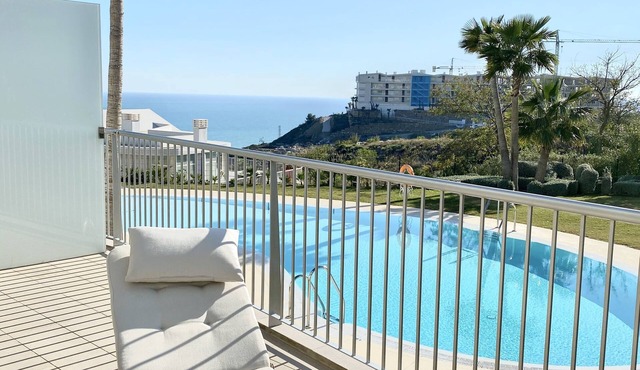 SPECTACULAR TERRACE, SEE VIEWS, POLL AND GARDENS