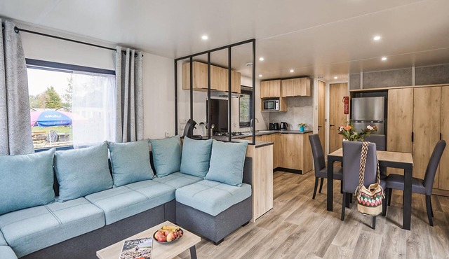 Spend a relaxing break with the family in this cosy holiday home.
