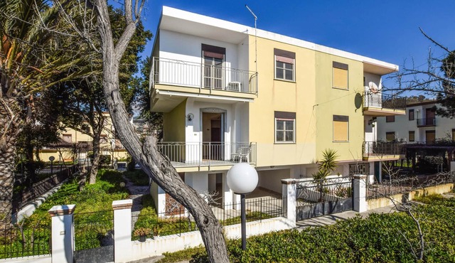 Spend an unforgettable vacation in this beautiful vacation home right on the beach.