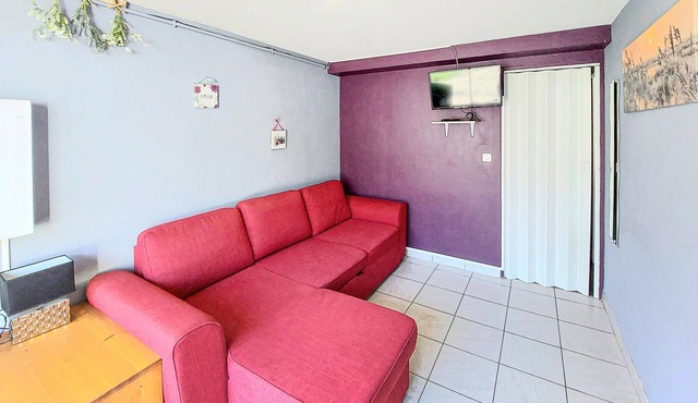 Spend an unforgettable vacation in this inviting cottage surrounded by beautiful nature.