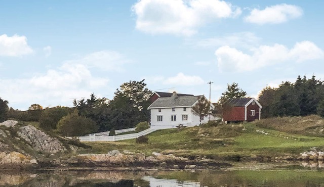 Spend an unforgettable vacation surrounded by beautiful nature in this vacation home!
