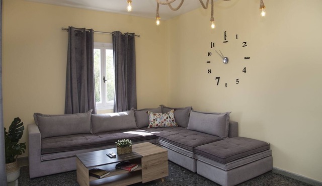 Spentza Home - Three Bedroom Villa, Sleeps 8