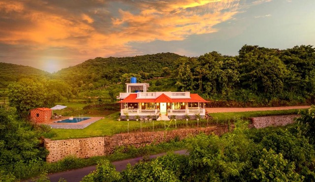 Spicy Mango Ocean Paradise - Luxurious Sea View Villa In Alibaug