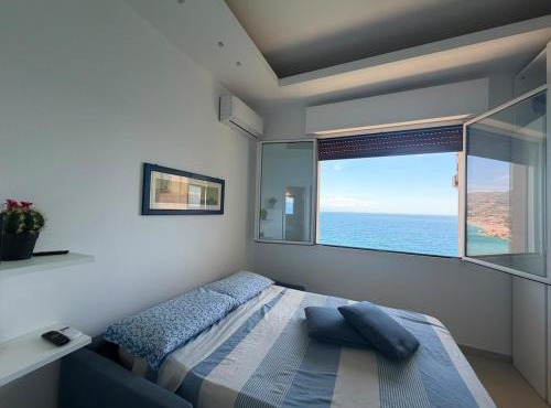 Spinone Sea view studio a few steps from the beach