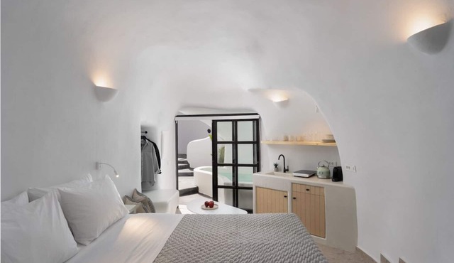Spio Cave Suite
