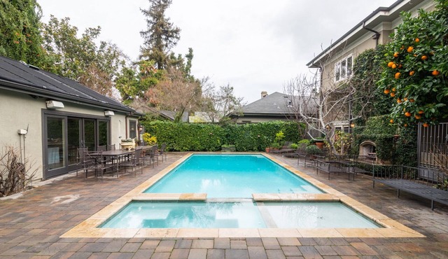 Splashpad. Steps from downtown and dining, shops and Starbucks. Walkable