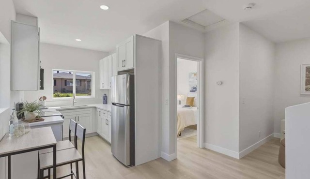 Splendid 1-bedroom apartment in delightful La Mesa with AC and Laundry