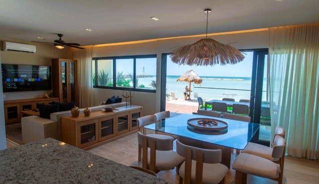Splendid 3BR beachfront villa for 9 Yucalpeten Marina Resort